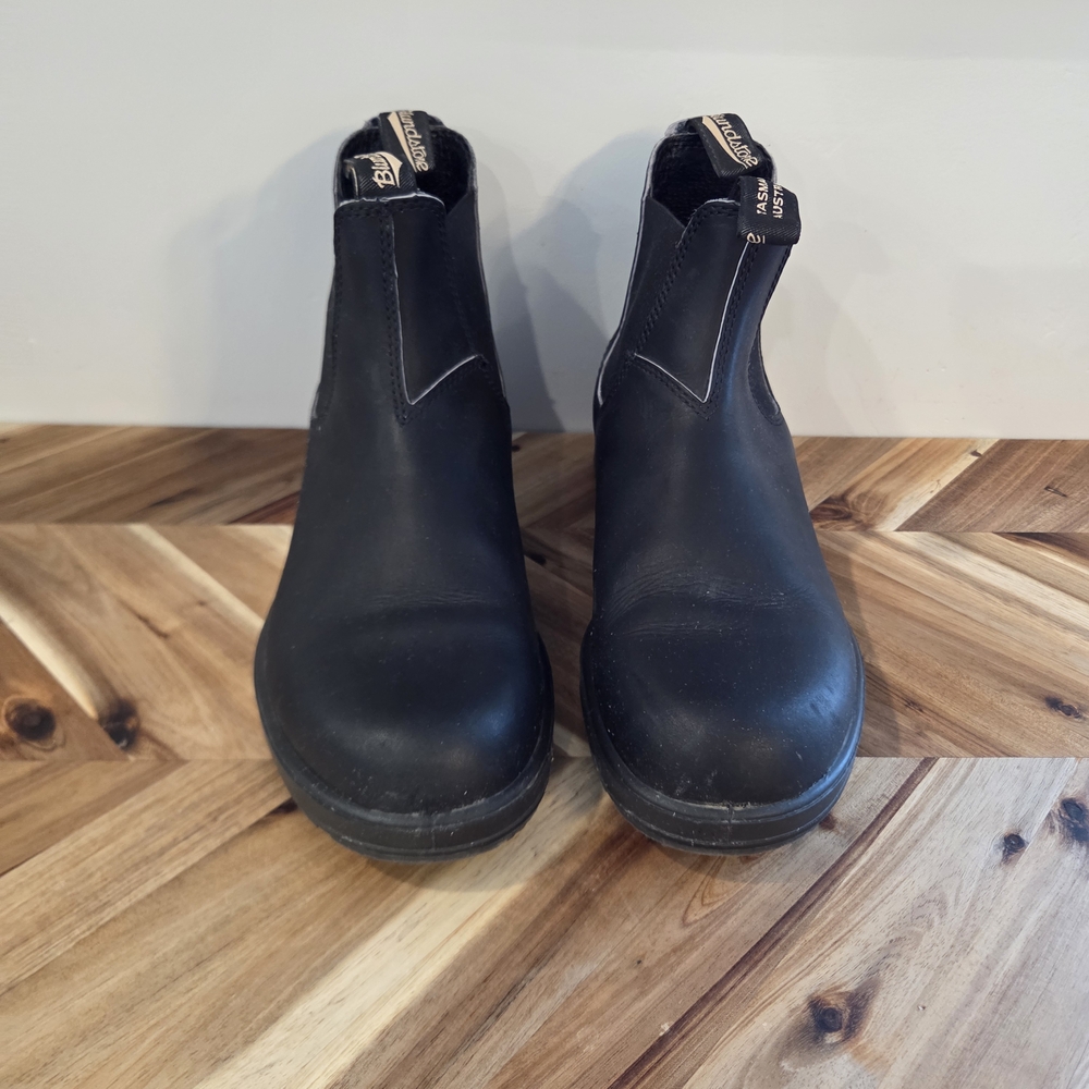 Blundstone Black Leather Chelsea Boots